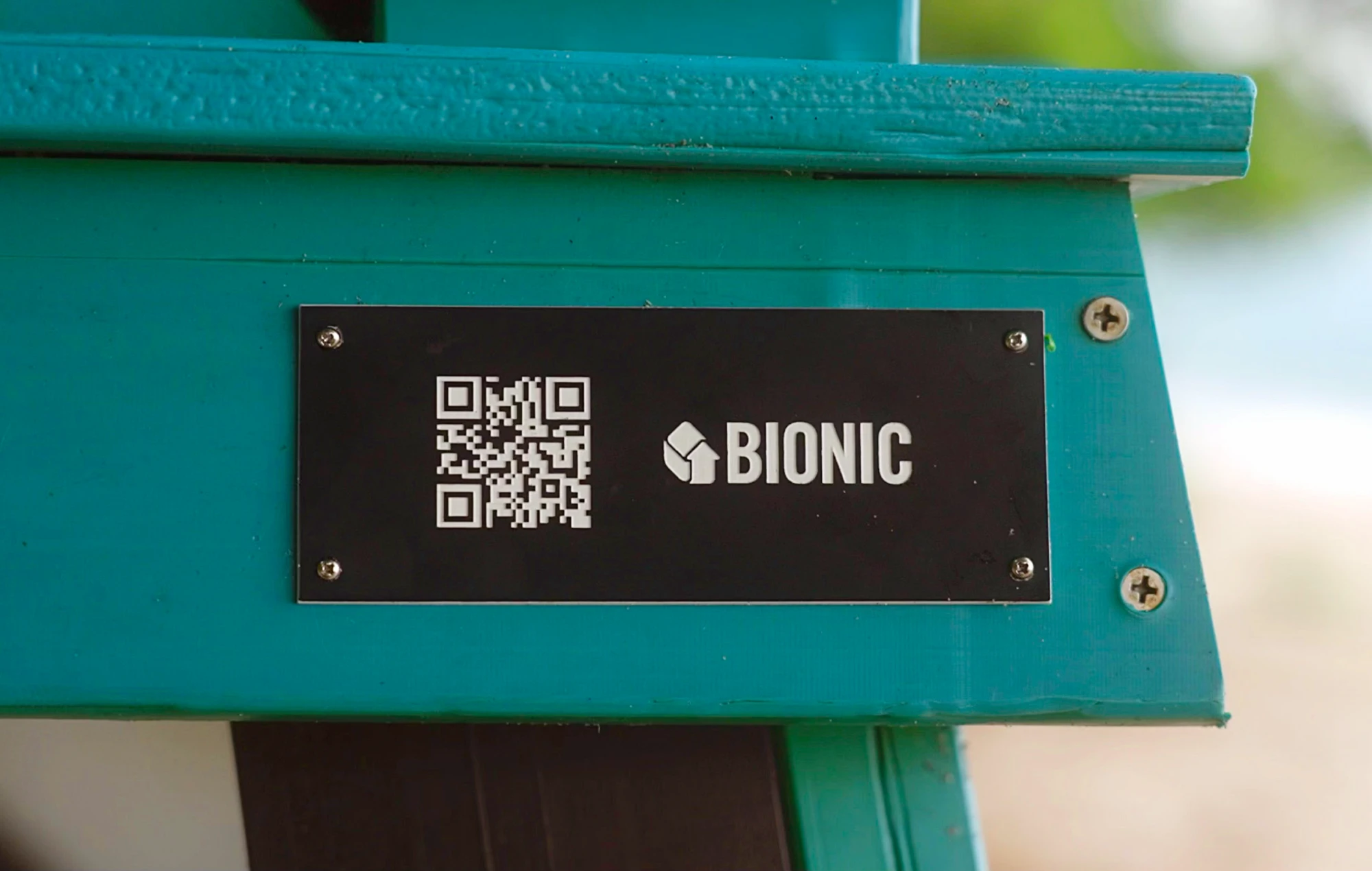 BIONIC QR identification plate on recovered polymer structure